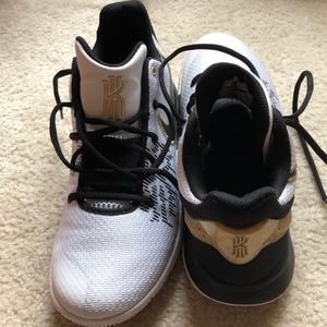 Nike Kyrie Flytrap